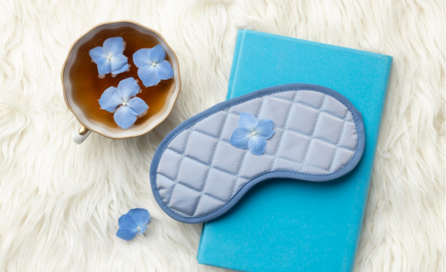 Amenities that help you sleep well on a mvoing plane