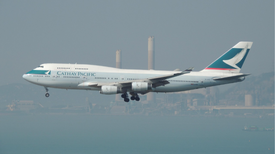Service on Cathay Pacific flights from Mumbai to Sydney 